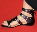 Gwyneth Paltrow aussi a craqué pour une paire de spartiates cloutées qu'elle met sur tapis rouge ! 