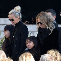 David Hallyday, Laura Smet, Laeticia Hallyday, ses filles Jade et Joy devant l'église de la Madeleine pour les obsèques de Johnny Hallyday à Paris, France, le 9 décembre 2017. © Veeren/Bestimage