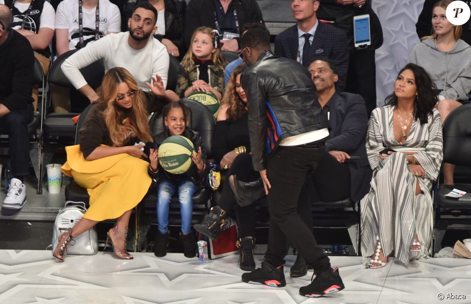 Beyoncé, Blue Ivy Carter, Tina Knowles, son mari Richard Lawson, Diddy et Cassie assistent au NBA All-Star Game 2018 au Staples Center. Los Angeles, le 18 février 2018.