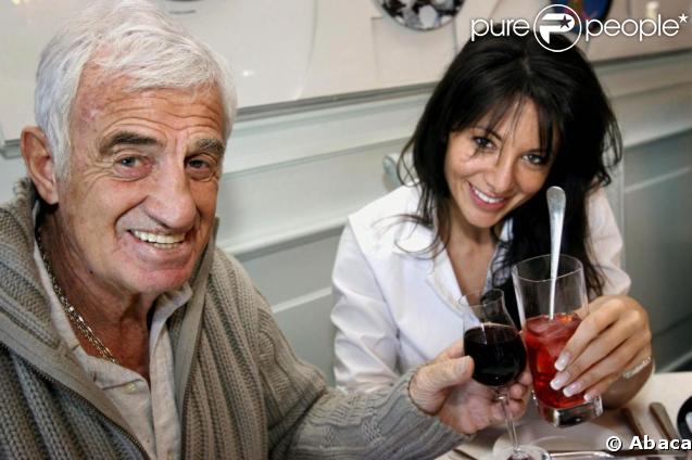 Jean-Paul Belmondo et Barbara, à Ostende, en Belgique. Mars 2009