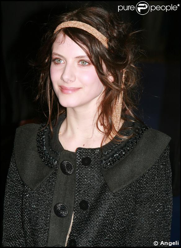 Le brun faisait ressortir les beaux yeux verts de Mélanie Laurent...  Le 24 février 2007 à la cérémonie des César