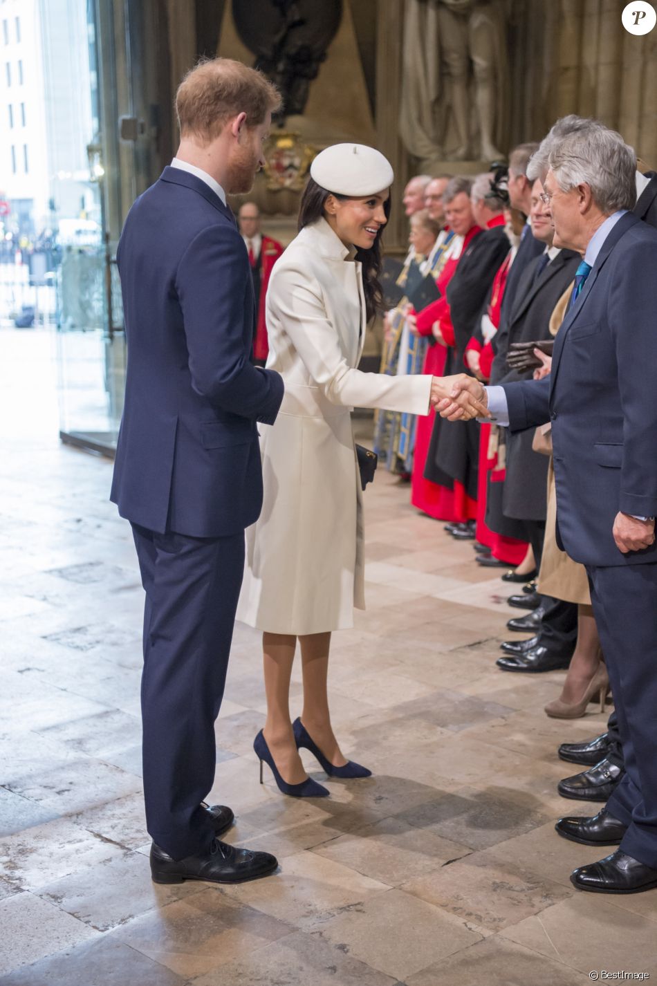 CASA REAL BRITÁNICA - Página 63 3918301-le-prince-harry-et-meghan-markle-la-fa-950x0-3