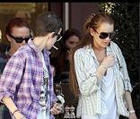 Lindsay Lohan et Samantha Ronson se rendent chez des amis. 28/03/09