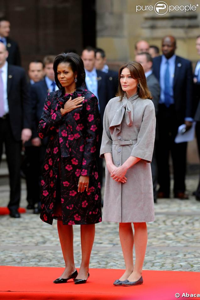 Carla Bruni-Sarkozy a accueilli son homologue Michelle Obama lors de son arrivée à Strasbourg