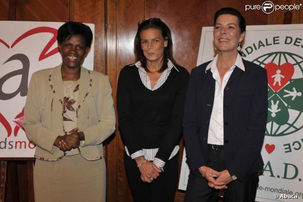  Spès Nihangaza, Stéphanie et Caroline de Monaco,  à la signature d'un accord d'engagement entre l'Amade Burundi, l'Amade Mondiale et Fight Aids Monaco. 03/04/09 