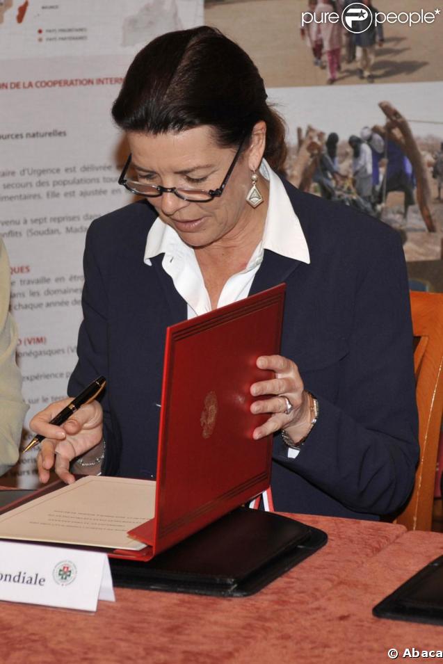 Caroline de Monaco,  à la signature d'un accord d'engagement entre l'Amade Burundi, l'Amade Mondiale et Fight Aids Monaco. 03/04/09