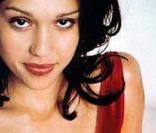 Jessica Alba, en couverture de GQ en 2000... une femme fatale qui laisse de marbre... 