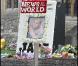 Une façade de l'église et un hommage tout en fleurs du "News of the World" 