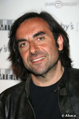 André Manoukian, jury de la  Nouvelle star , jouera les guest-stars dans  Déformations professionnelles 