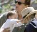 Camila Alves, Levi, Matthew McConaughey et Kate Capshaw qui se fait prendre par surprise, lors de la grande après-midi organisée par Ron Meyer à l'occasion des fêtes de Pâques, le 12 avril 2009, dans sa propriété de Malibu !