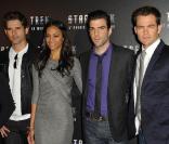 Eric Bana, Zoe Saldana, Zachary Quinto et Chris Pine, lors du photocall du film Star Trek, de J.J. Abrams, au Park Hyatt de Paris, le 14 avril 2009 !