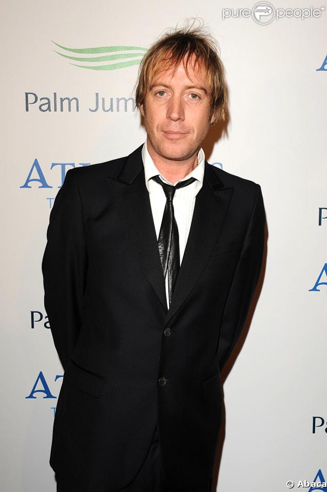  Rhys Ifans   