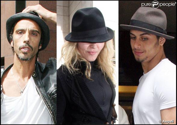 Madonna entraîne les hommes de sa vie à la kabbale : borsalino de rigueur ! 