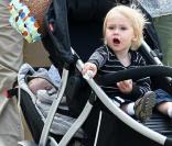Liev Schreiber, Naomi Watts et leurs deux fils Alexander et le bébé Samuel