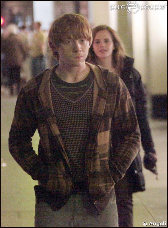 Rupert Grint et Emma Watson sur le tournage de Harry Potter et les reliques