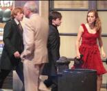 Rupert Grint, Daniel Radcliffe et Emma Watson sur le tournage de Harry Potter et les reliques de la mort, partie 1 à Londres le 20 avril 2009