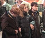 Rupert Grint, Emma Watson et Daniel Radcliffe sur le tournage de Harry Potter et les reliques de la mort, partie 1 à Londres le 20 avril 2009