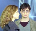 Emma Watson et Daniel Radcliffe sur le tournage de Harry Potter et les reliques de la mort, partie 1 à Londres le 20 avril 2009