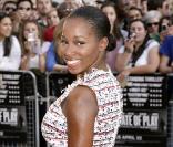 Jamelia, adepte de la mini-robe, lors de la première du film Jeux de pouvoir à Londres le 21 avril 2009