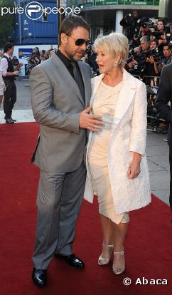 Russell Crowe et Helen Mirren mettent au point leur stratégie-sourire lors de la première du film Jeux de pouvoir à Londres le 21 avril 2009