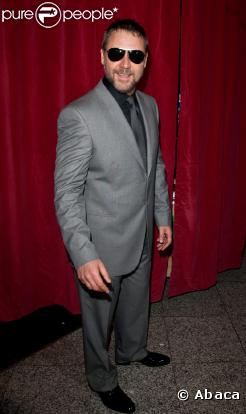 Russell Crowe, loin de son allure de nounours pantouflard, lors de la première du film Jeux de pouvoir à Londres le 21 avril 2009