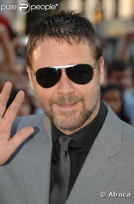 Russell Crowe déborde de bonne humeur lors de la première du film Jeux de pouvoir à Londres le 21 avril 2009
