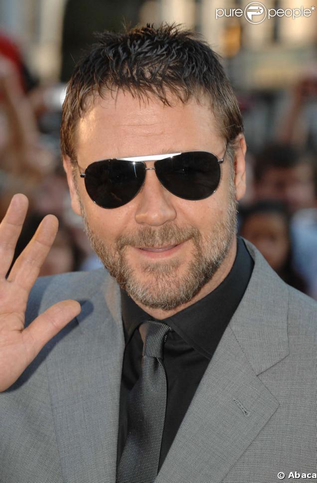 Russell Crowe déborde de bonne humeur lors de la première du film Jeux de pouvoir à Londres le 21 avril 2009