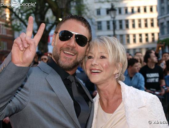 Russell Crowe et Helen Mirren, complices et fun, lors de la première du film Jeux de pouvoir à Londres le 21 avril 2009