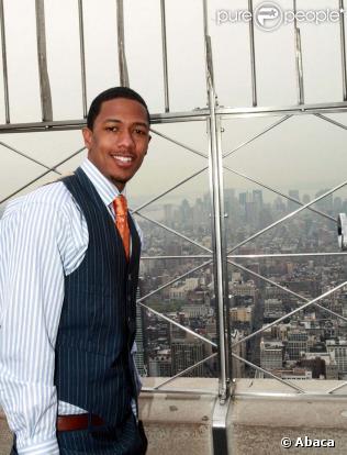 Nick Cannon le 22 avril 2009 sur l'Empire State Building pour la Journée mondiale de la Terre  