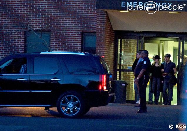 Le 18 avril 2009, Madonna est transportée à l'hôpital de Southampton, près de New York, après sa chute de cheval.