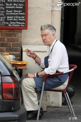David Lynch déguste une crêpe à Paris le 23 avril 2009 !