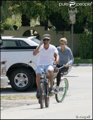 Julio Iglesias Jr. et sa petite amie Charisse Verhaert, lors d'une sortie à vélo dans Miami.