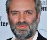 Sam Mendes, lors de la soirée hommage à Tom Hanks (avec qui il a tourné  Les Sentiers de la Perdition ), à l'occasion du 36e Film Society of Licoln Center's Gala, au Alice Tully Hall de New York, le 27 avril 2009 !