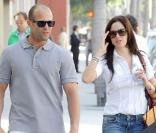 Jason Statham, avec sa chérie Alex Zosman, en plein shopping à Rodeo Drive, à Beverly Hills, le 30 avril 2009 !