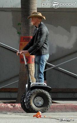 Woody Harrelson sur le tournage de Zombieland sur Hollywood Boulevard
