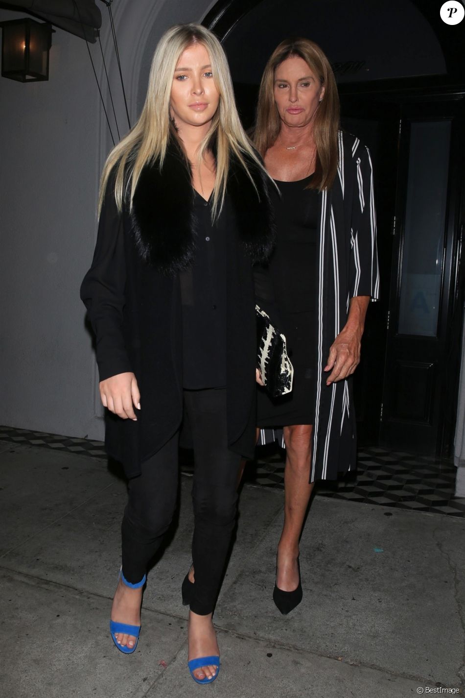 Caitlyn Jenner et sa fiancÃ©e Sophia Hutchins sont allÃ©es dÃ®ner au restaurant Craig's Ã  Hollywood, le 23 aout 2018.