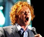 Mike Hucknall et Simply Red en concert à Leipzig, en Allemagne le 5 mai, une des étapes de leur tournée d'adieux