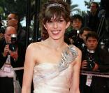 Lou Doillon, métamorphosée dans sa robe Giorgio Armani ! Festival de Cannes 2008