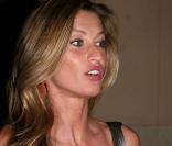 La bombe Gisele... un décolleté des plus sexy ! 