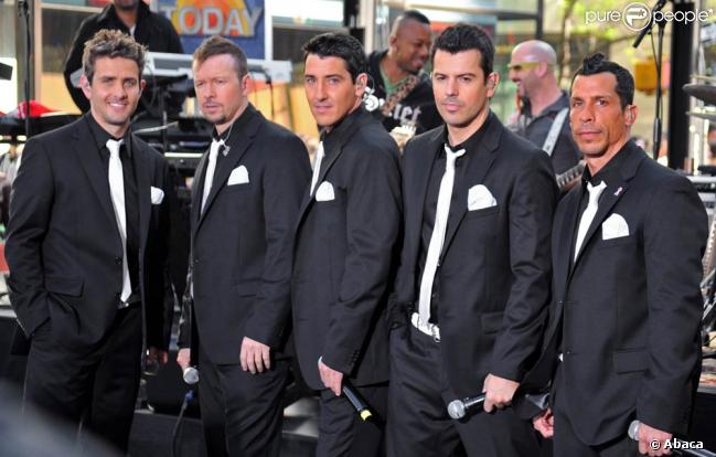 Les New Kids on the Block, reformés, étaient chantaient hier sur le plateau du Today Show de NBC à New York !