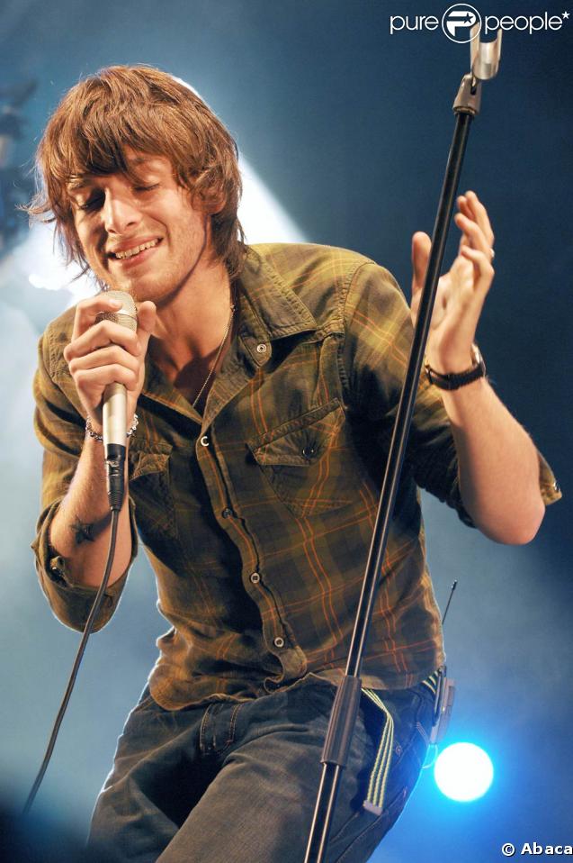 Paolo Nutini sur scène au festival Solidays en juillet 2007