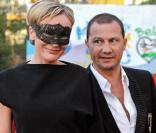Patricia Kaas arrive au centre Manezh... masquée ! Mais on l'a reconnue !