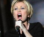 Patricia Kaas donne tout ce qu'elle a pour l'Eurovision. Enfin, il faut en garder un peu pour le 16 !