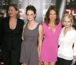 Cherry Jones, Sprague Grayden, Mary et Elisha Cuthbert à la projection spéciale de la saison 7 de 24h Chrono à Los Angeles le 12 mai 2009.