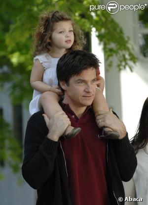 Jason Bateman se promène en famille dans New-York le 13 mai 2009