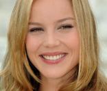 Abbie Cornish présente 