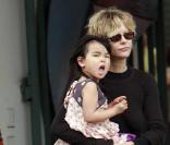 Meg Ryan et sa fille Daisy en sortant de la fête de l'école, le 16 mai 2009. Los Angeles