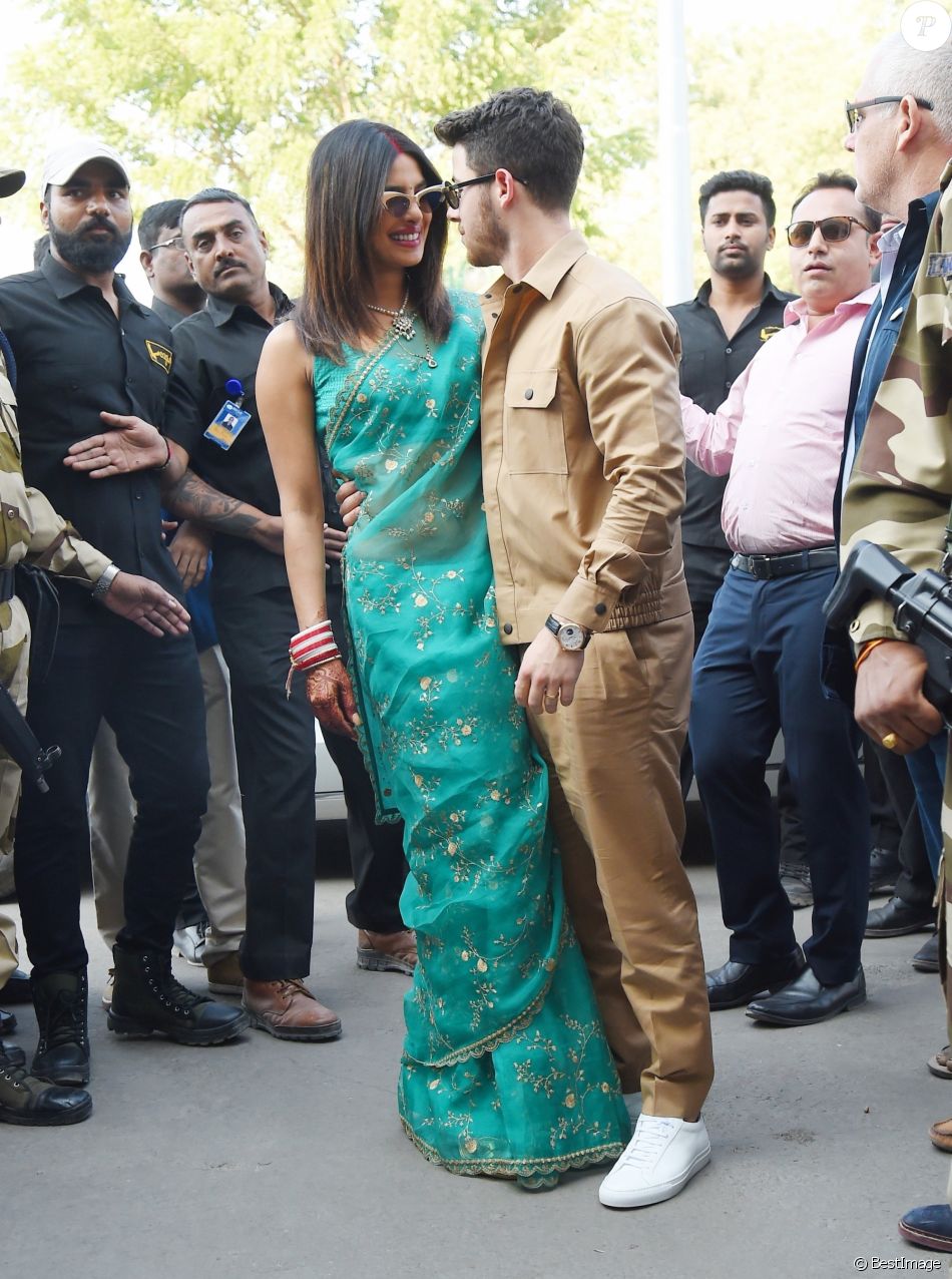 Nick Jonas et sa femme Priyanka Chopra arrivent Ã  l'aÃ©roport de Jodhpur aprÃ¨s leur mariage au palais Umaid Bhawan. Jodhpur, Inde, le 3 dÃ©cembre 2018.