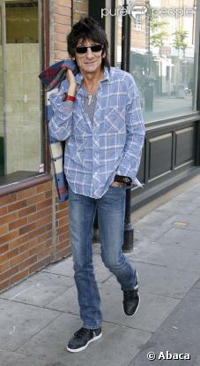 Ronnie Wood se la joue jeun's dans les rues de Londres le 19 mai 2009