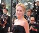 Sharon Stone : superbe et divine sur le tapis rouge... mais elle a commis LA faute de goût de ce festival !